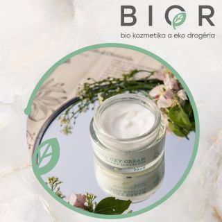 Hľadáte krém s ľahučkou textúrou, ktorý dodá pleti plnohodnotnú hydratáciu a GLOW bez toho, aby ju zaťažoval? 💆🏼♀️ Hydra...